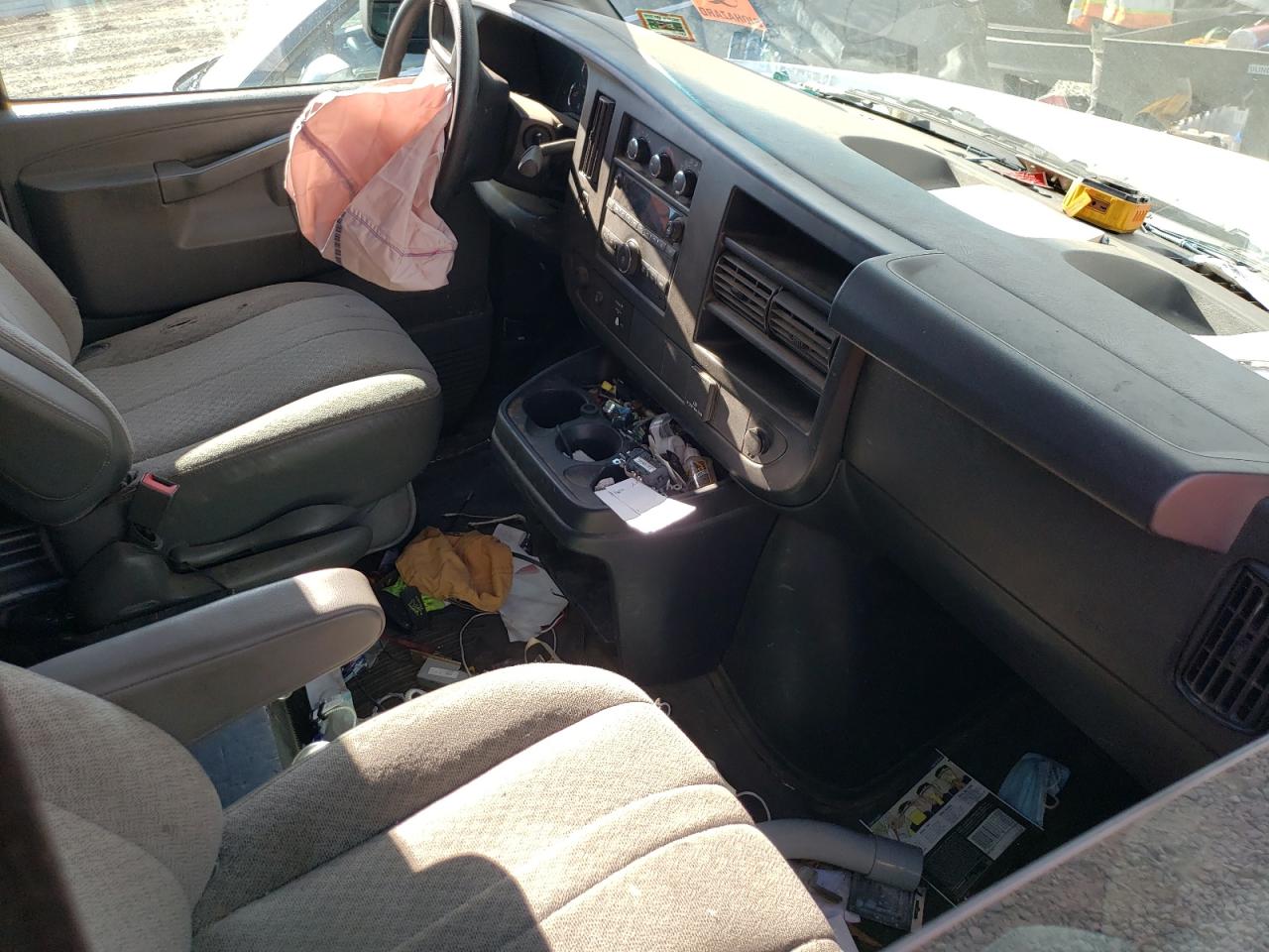 2017 GMC Savana G2500 VIN: 1GTW7AFF0H1903682 Lot: 70851205