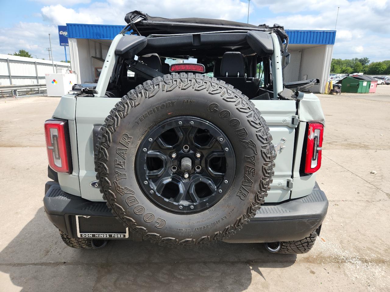 2022 Ford Bronco Base VIN: 1FMEE5DP6NLB64270 Lot: 70008805