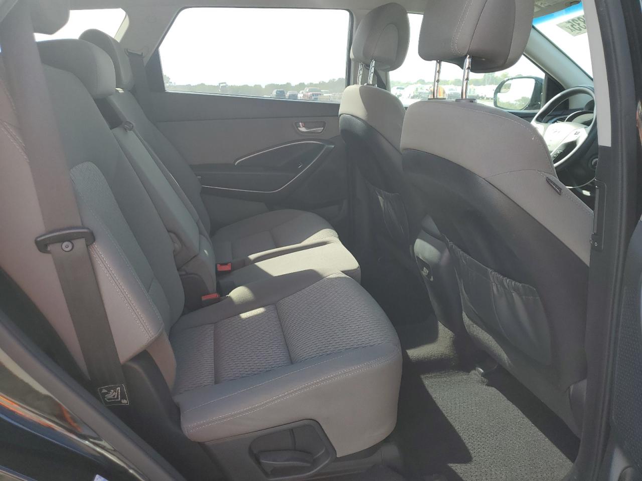 2017 Hyundai Santa Fe Se VIN: KM8SMDHF3HU188297 Lot: 69822835