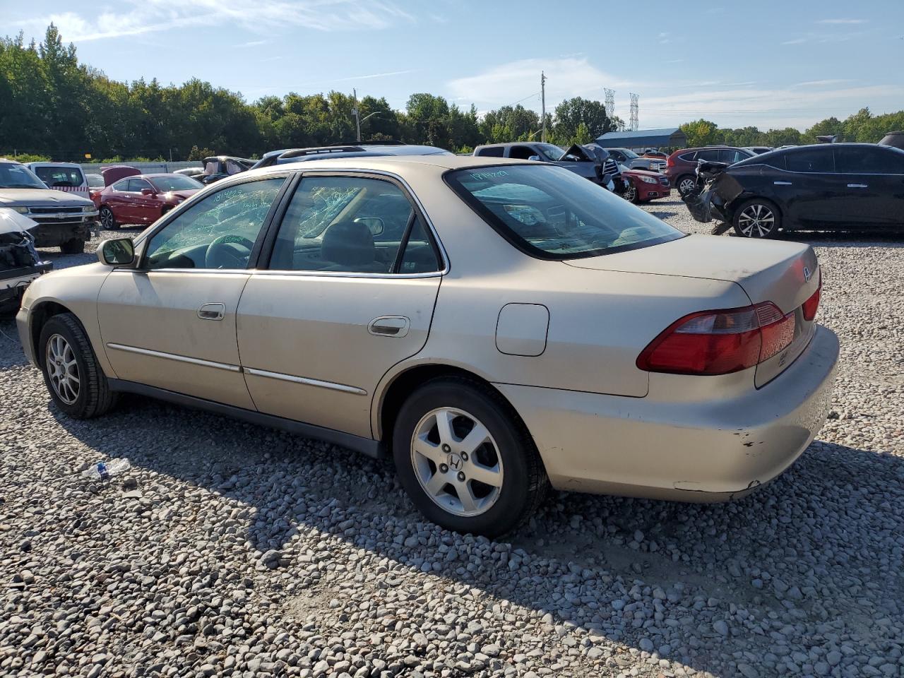 2000 Honda Accord Se gold null gas 1HGCG5678YA052297 photo #3