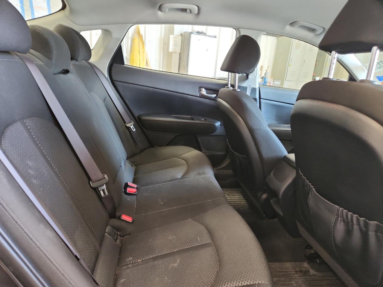 2018 Kia Optima Lx VIN: KNAGT4L32J5214153 Lot: 70820915