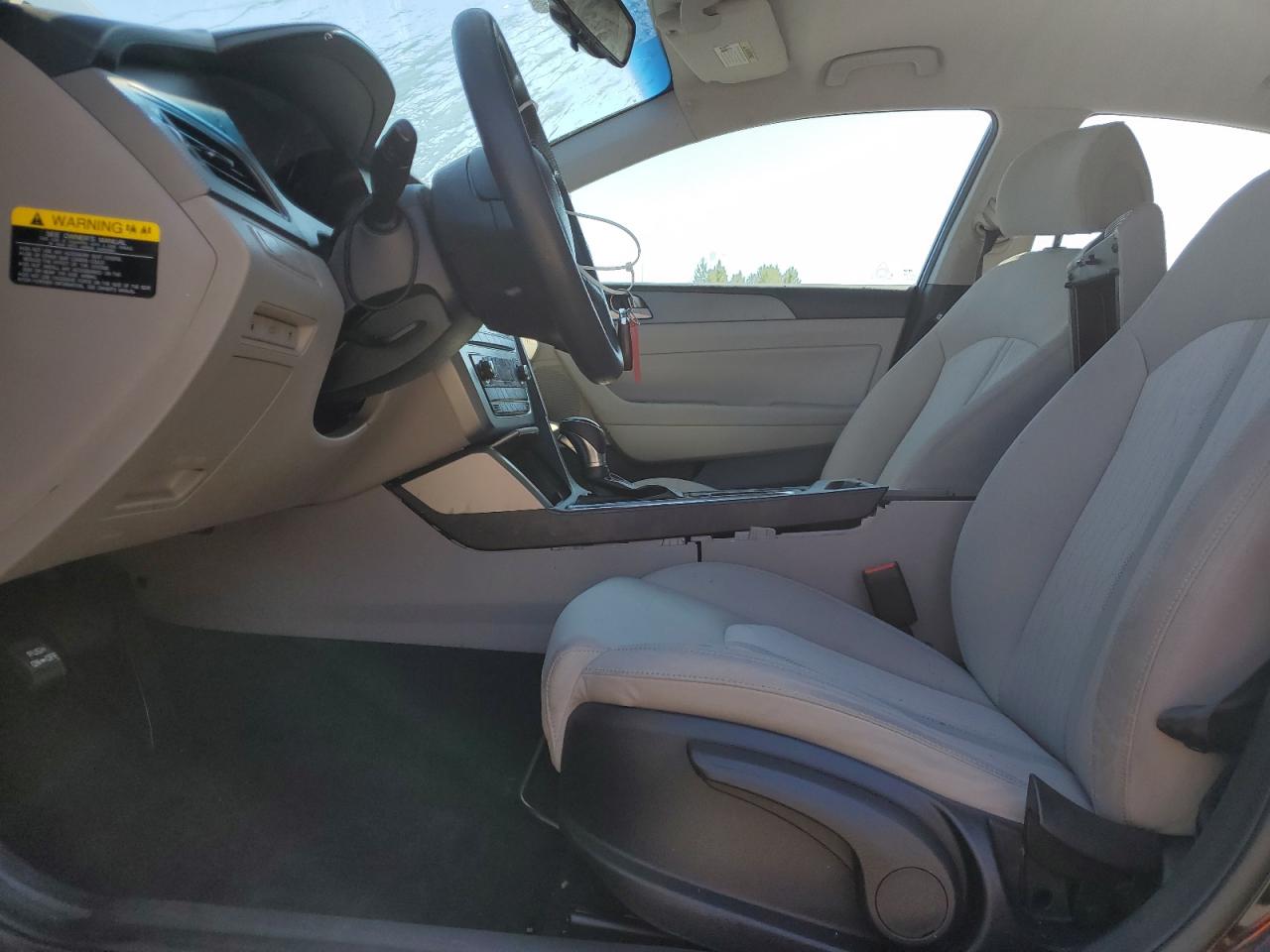 2017 Hyundai Sonata Hybrid VIN: KMHE24L15HA051636 Lot: 69689745