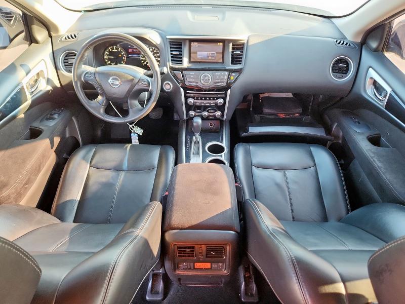  NISSAN PATHFINDER 2016 Серебристый