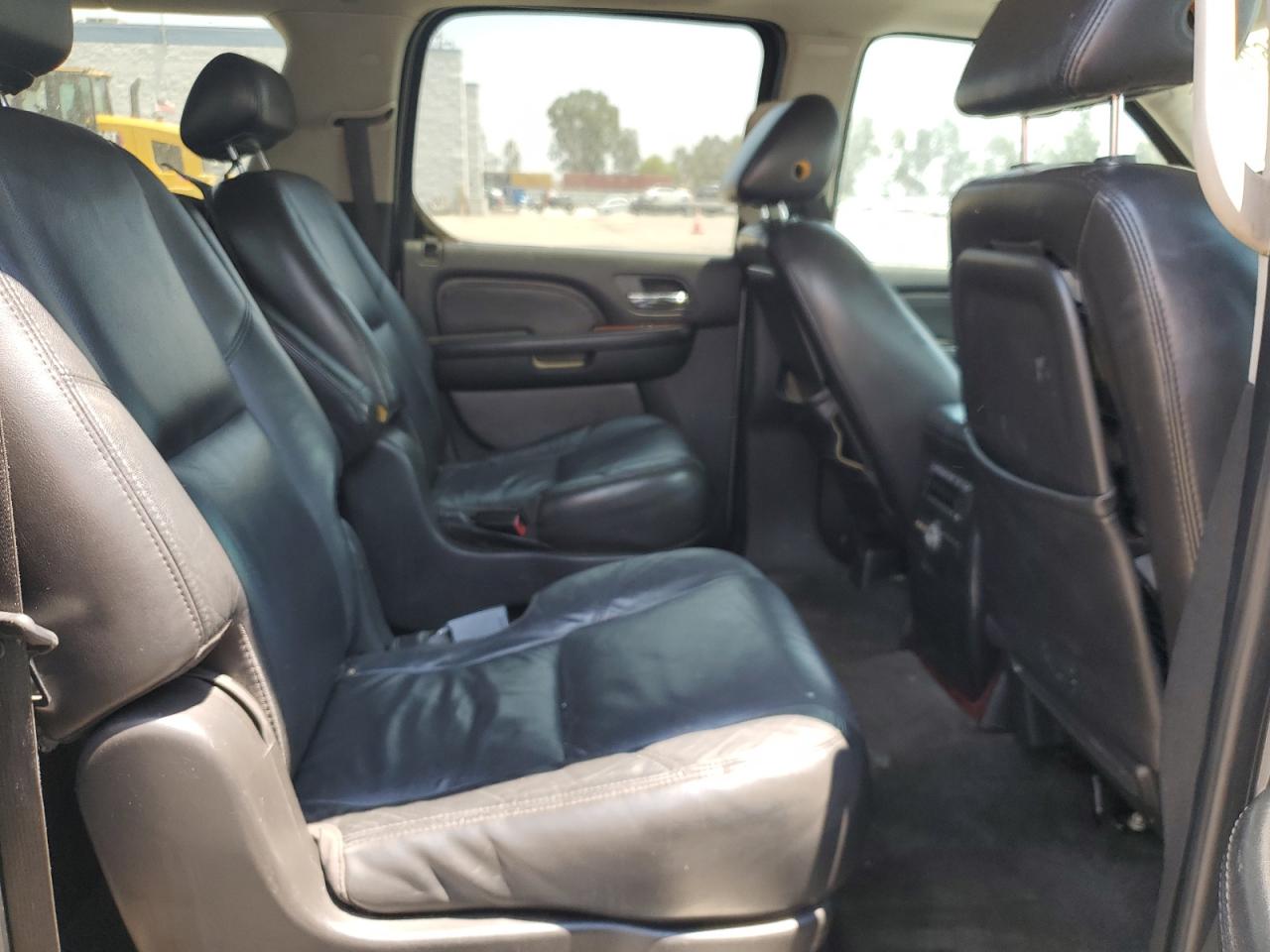 2007 Cadillac Escalade Esv VIN: 1GYFK668X7R370778 Lot: 66718675