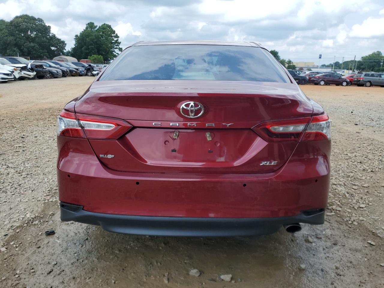 4T1B11HK5JU565108 2018 Toyota Camry L