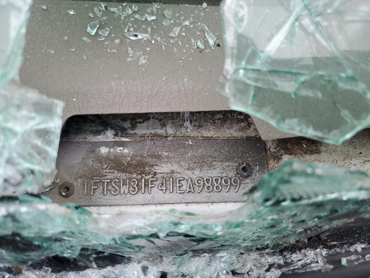 2001 Ford F350 Srw Super Duty VIN: 1FTSW31F41EA98899 Lot: 68079725