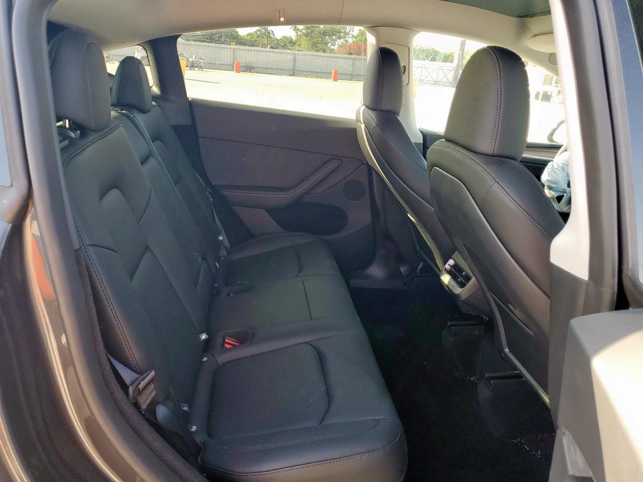 2025 Tesla Model Y VIN: 7SAYGDED7SA375924 Lot: 69317655