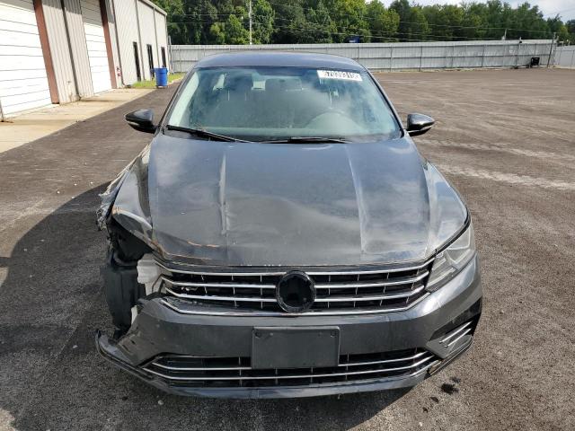 VOLKSWAGEN PASSAT 2016 Серый