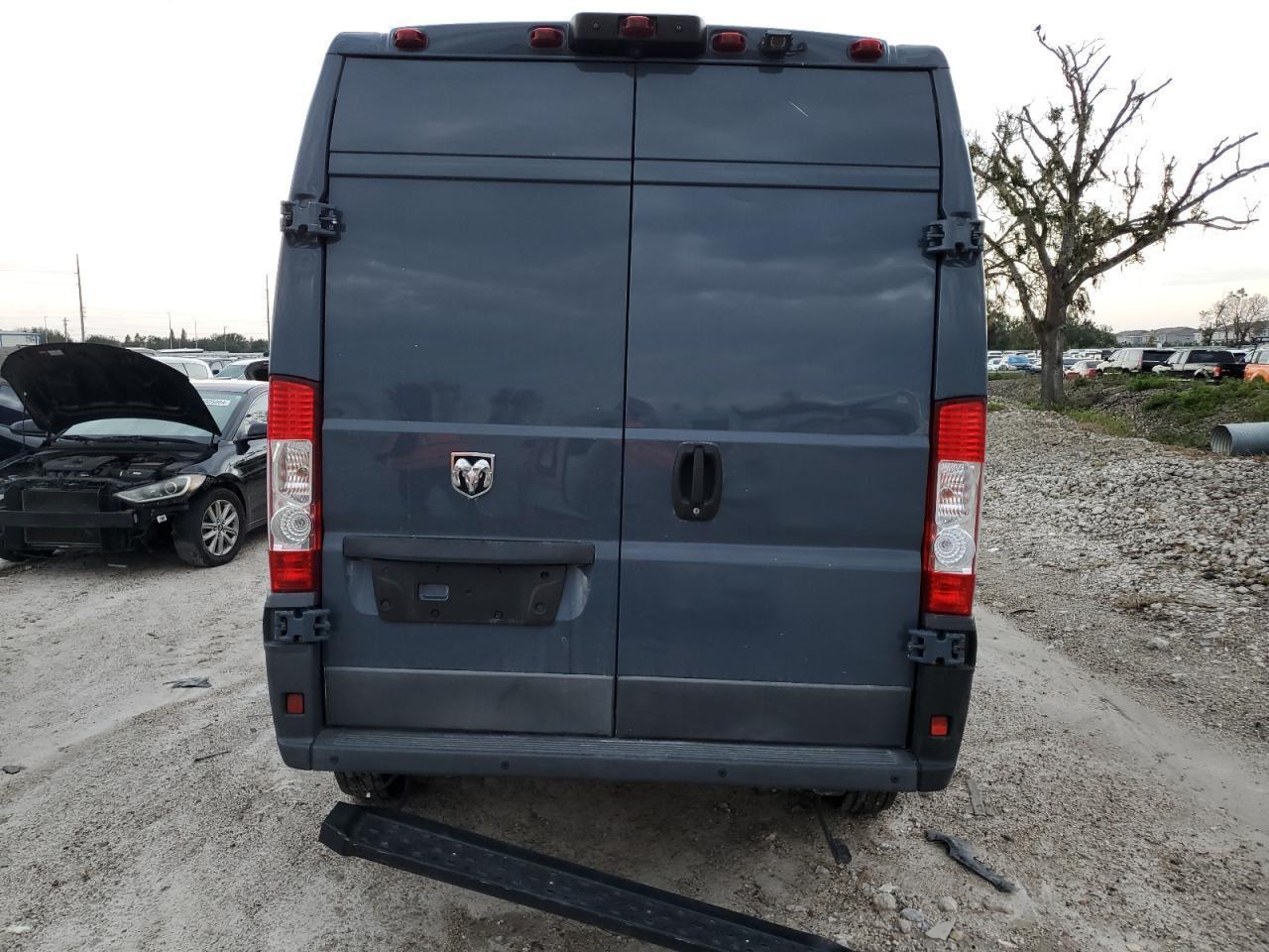 2018 Ram Promaster 2500 2500 High VIN: 3C6TRVDG1JE161402 Lot: 70368495