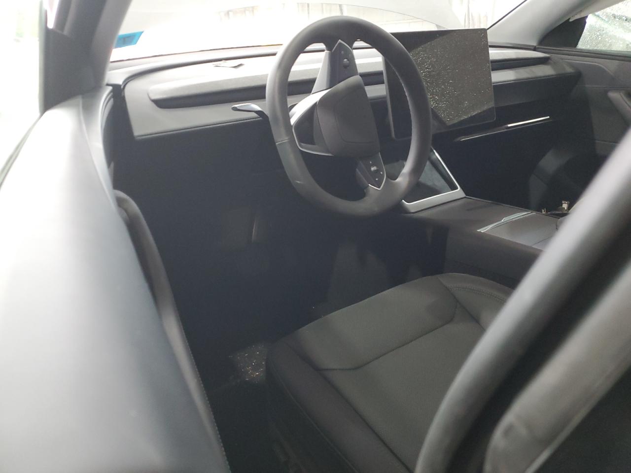 2025 Tesla Model Y VIN: 7SAYGDEE3TF368191 Lot: 68289305