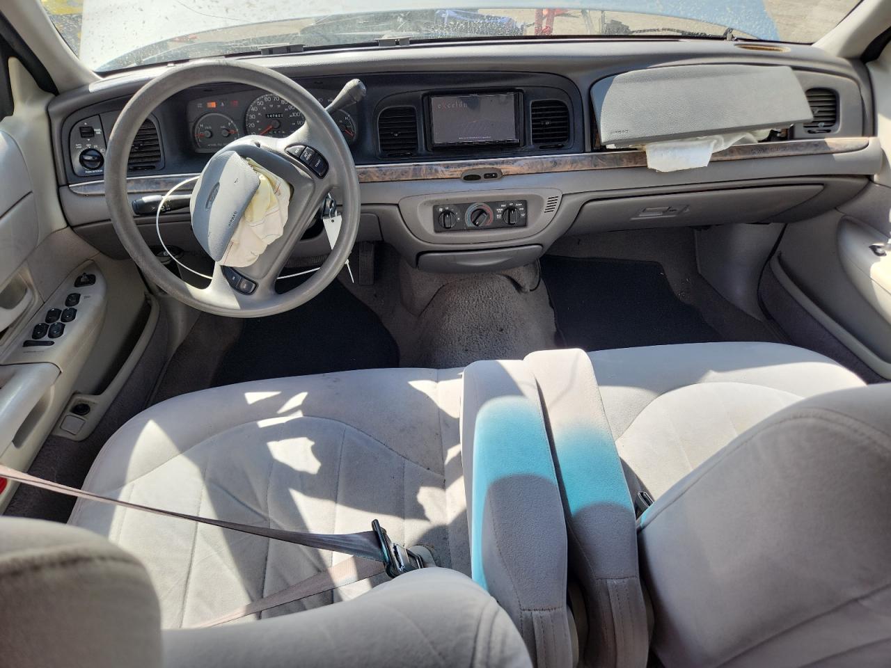 2000 Ford Crown Victoria VIN: 2FAFP73W4YX126069 Lot: 69283845