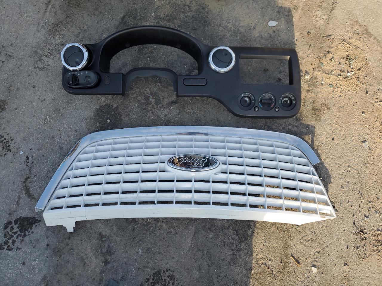 1FMPU15585LA93574 2005 Ford Expedition Xlt