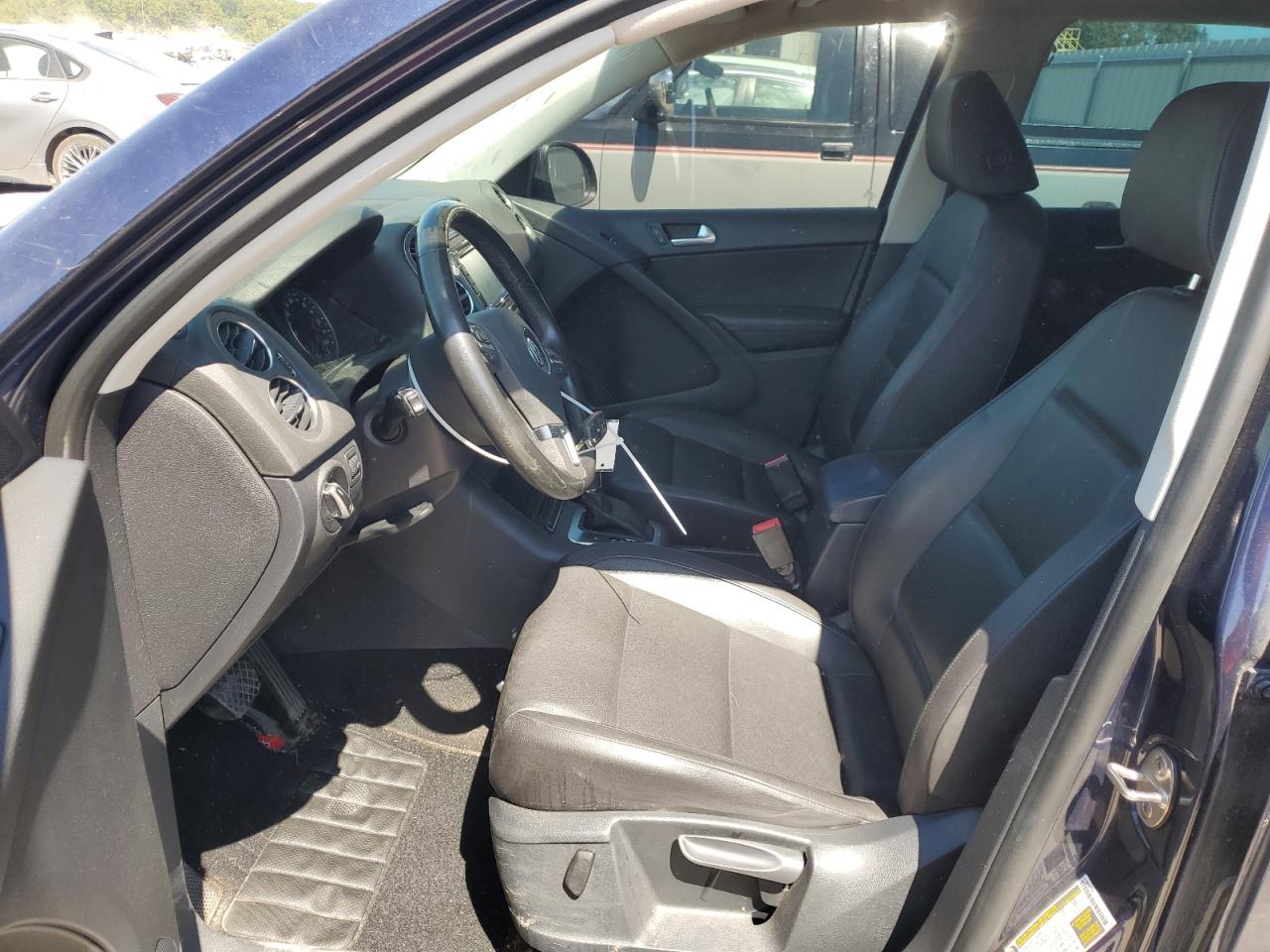 2013 Volkswagen Tiguan S VIN: WVGAV3AX2DW620382 Lot: 70868795