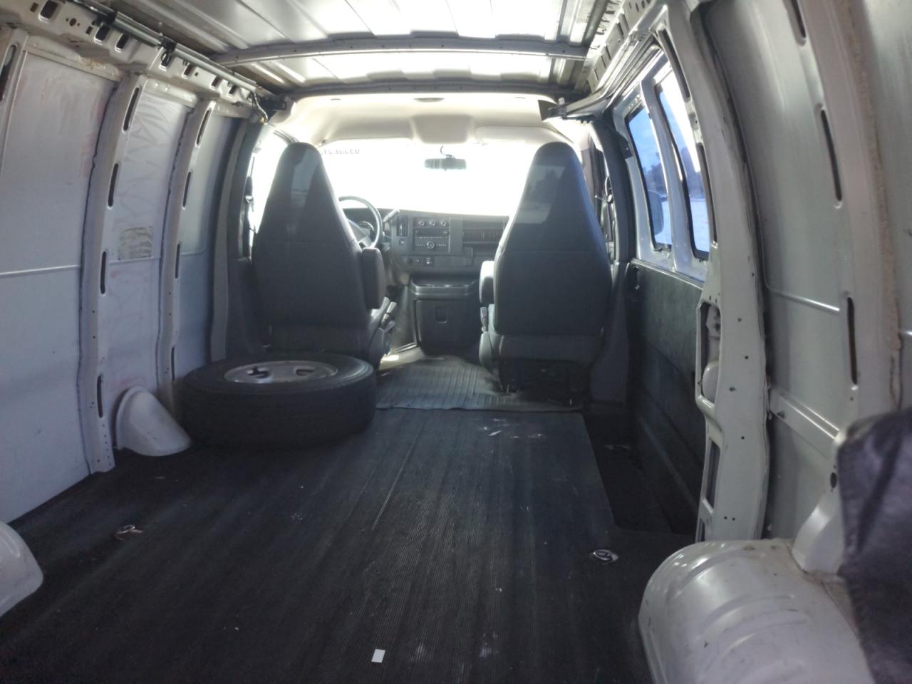 2018 Chevrolet Express G2500 VIN: 1GCWGAFGXJ1908998 Lot: 69532315