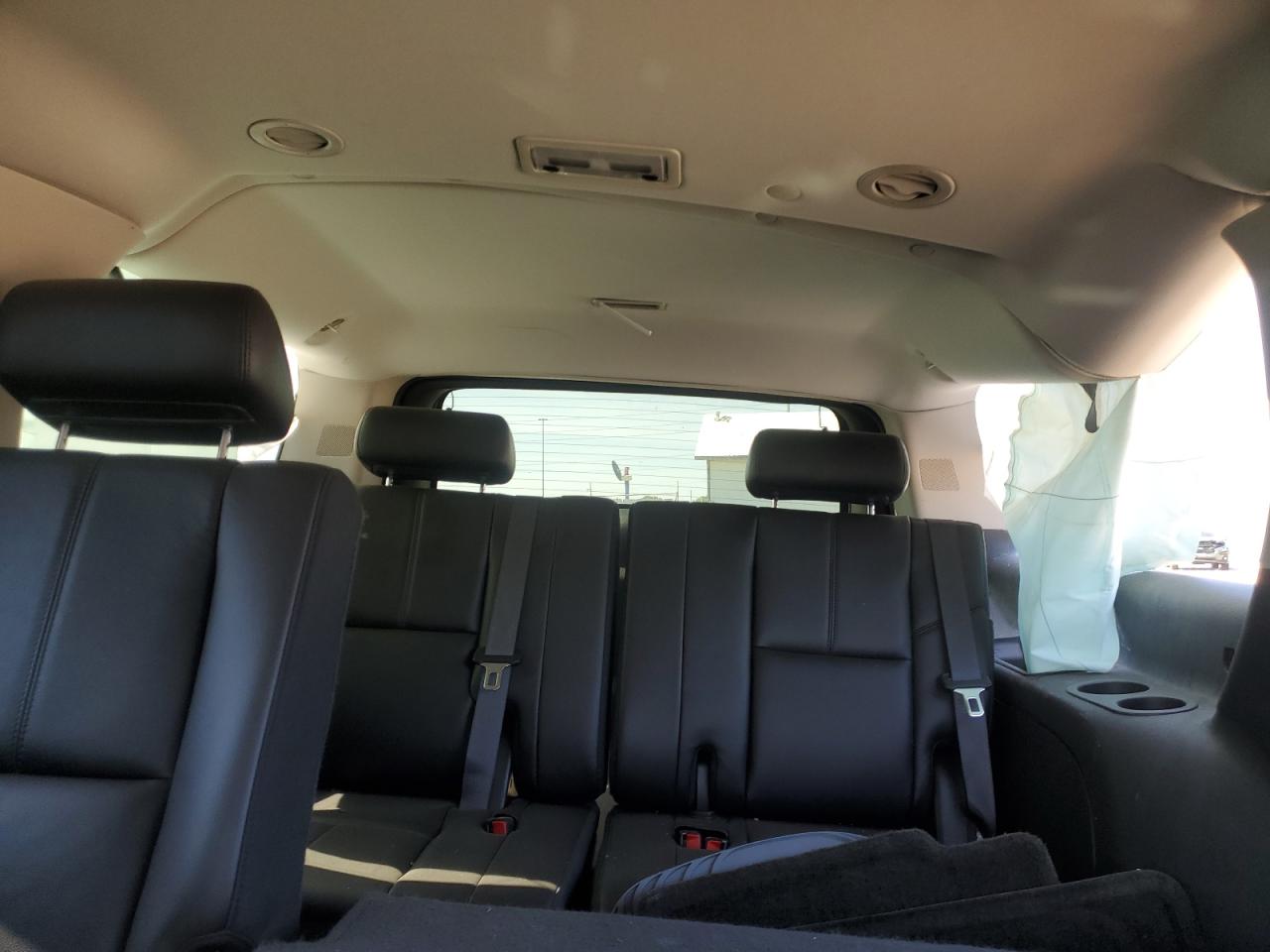 2010 Chevrolet Suburban K1500 Lt VIN: 1GNUKJE32AR126675 Lot: 70477605