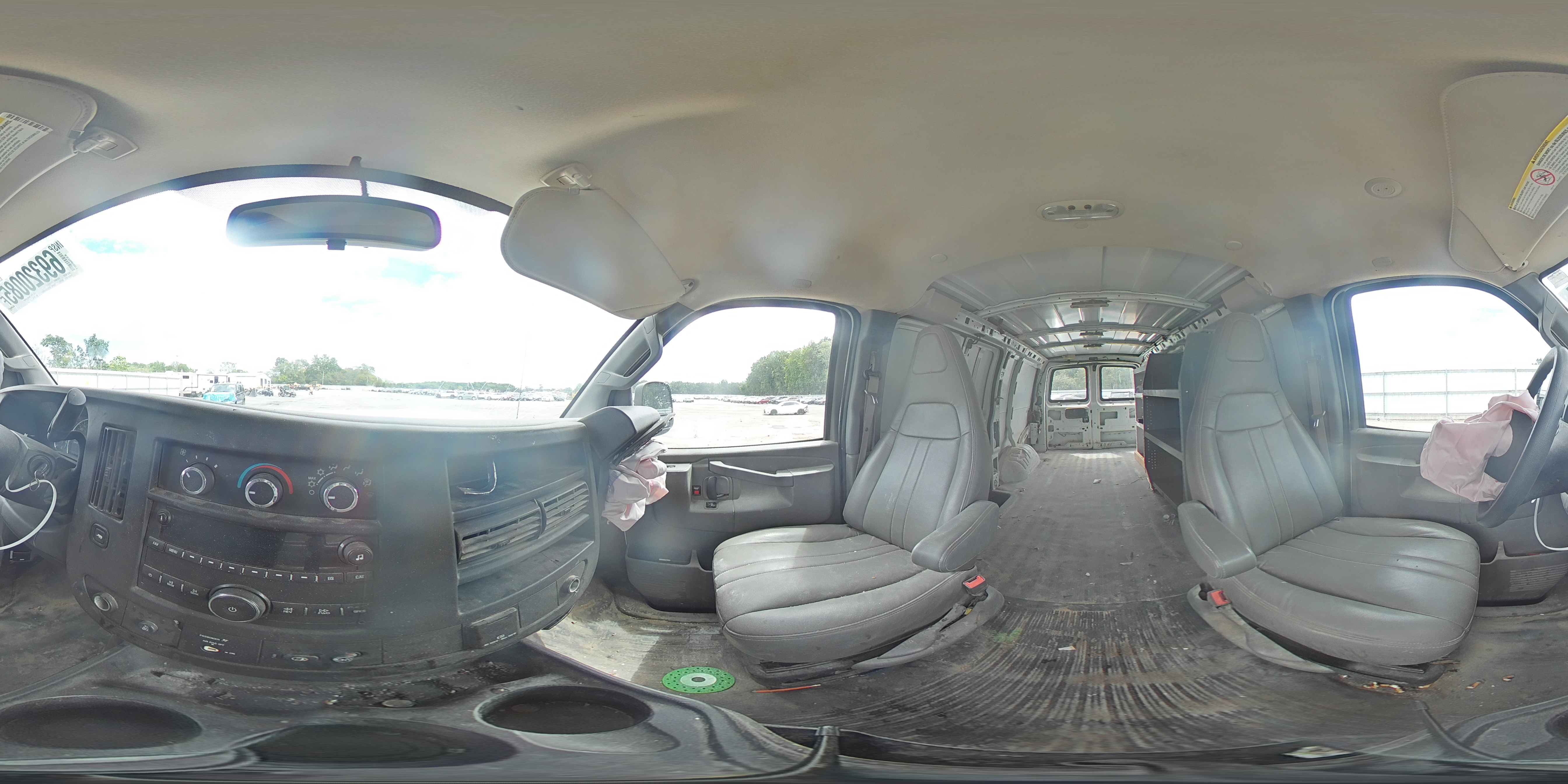 2018 Chevrolet Express G2500 VIN: 1GCWGAFP6J1276565 Lot: 69320085