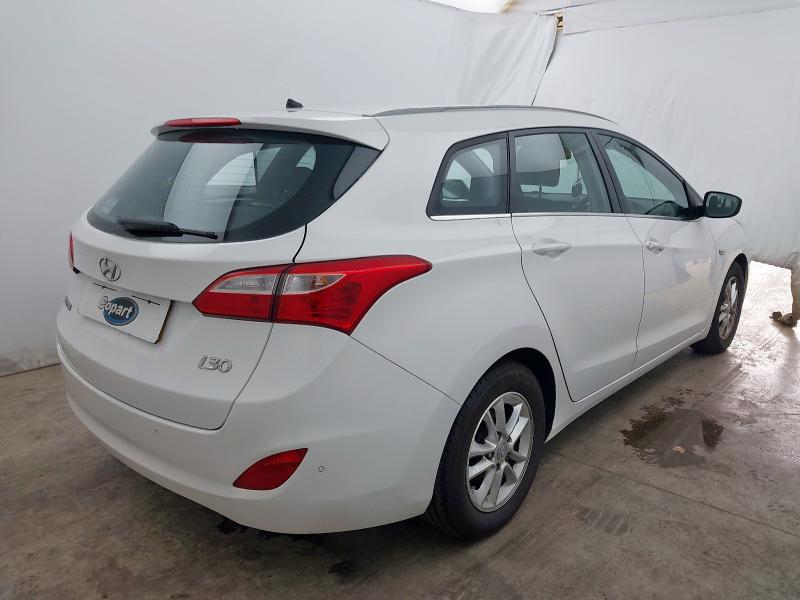 2015 HYUNDAI I30 SE