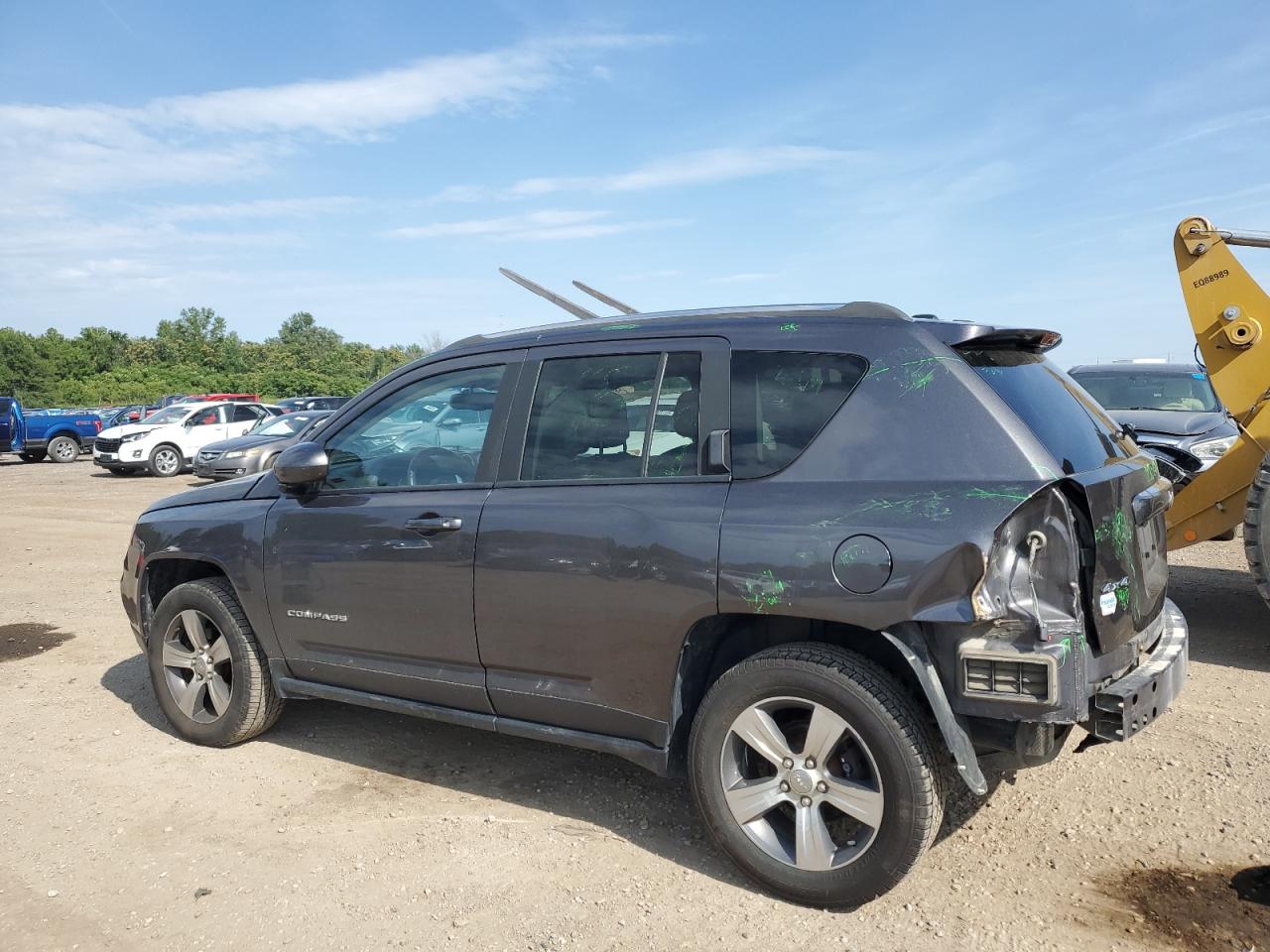 2016 Jeep Compass Latitude charcoal null gas 1C4NJDEB2GD659057 photo #3