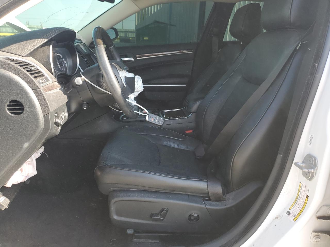 2018 Chrysler 300 Limited VIN: 2C3CCAKG3JH268062 Lot: 69125885