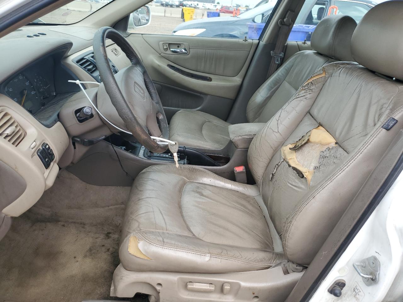 2000 Honda Accord Ex VIN: 1HGCG1650YA010570 Lot: 69878375