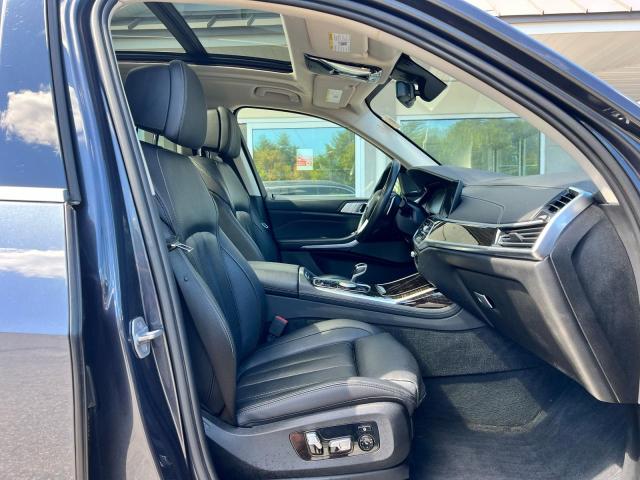  BMW X7 2020 Серый