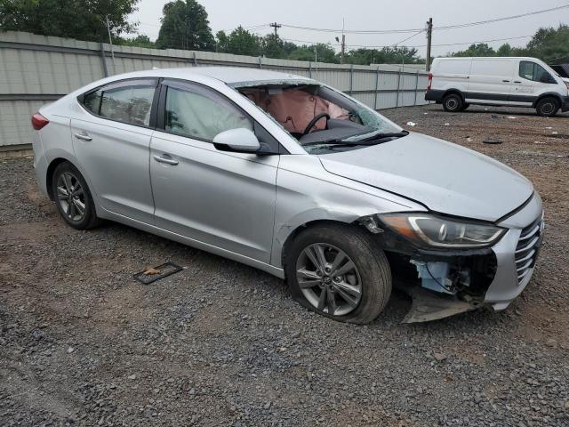  HYUNDAI ELANTRA 2017 Серебристый