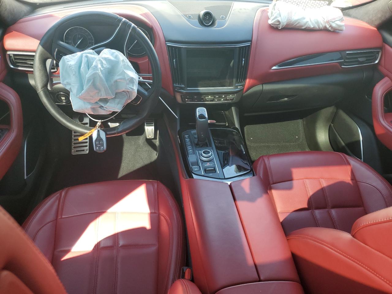 2022 Maserati Levante Modena VIN: ZN661YUM1NX385858 Lot: 70648975