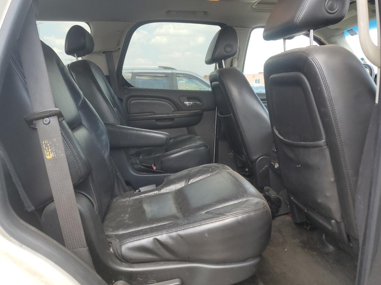 2007 Cadillac Escalade Luxury VIN: 1GYFK638X7R235059 Lot: 68639495