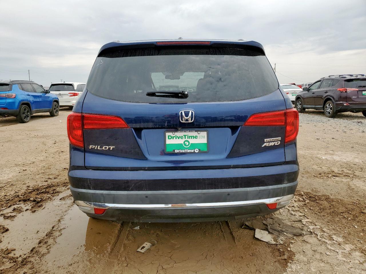 2017 Honda Pilot Touring VIN: 5FNYF6H97HB085648 Lot: 70118125