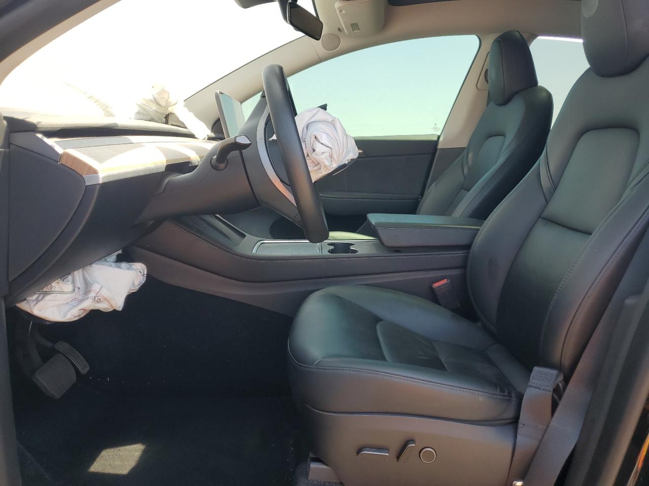 2023 Tesla Model Y VIN: 7SAYGDEEXPA087573 Lot: 68517905