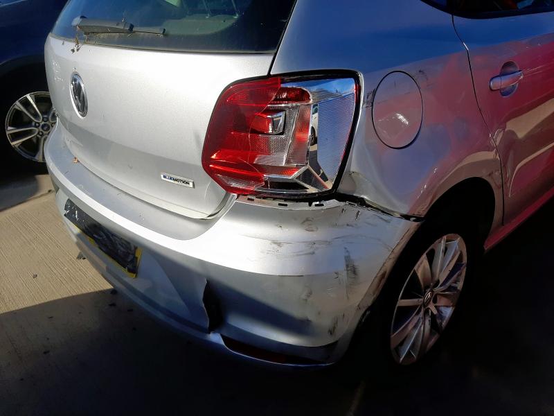 2016 VOLKSWAGEN POLO SE