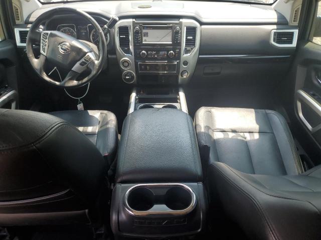  NISSAN TITAN 2018 Czarny