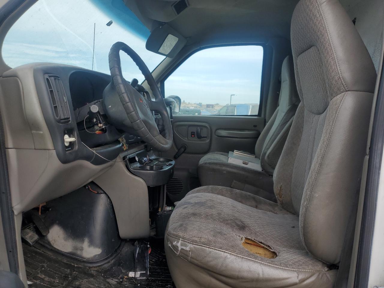 2000 GMC Savana Cutaway G3500 VIN: 1GDGG31W6Y1181797 Lot: 68455265