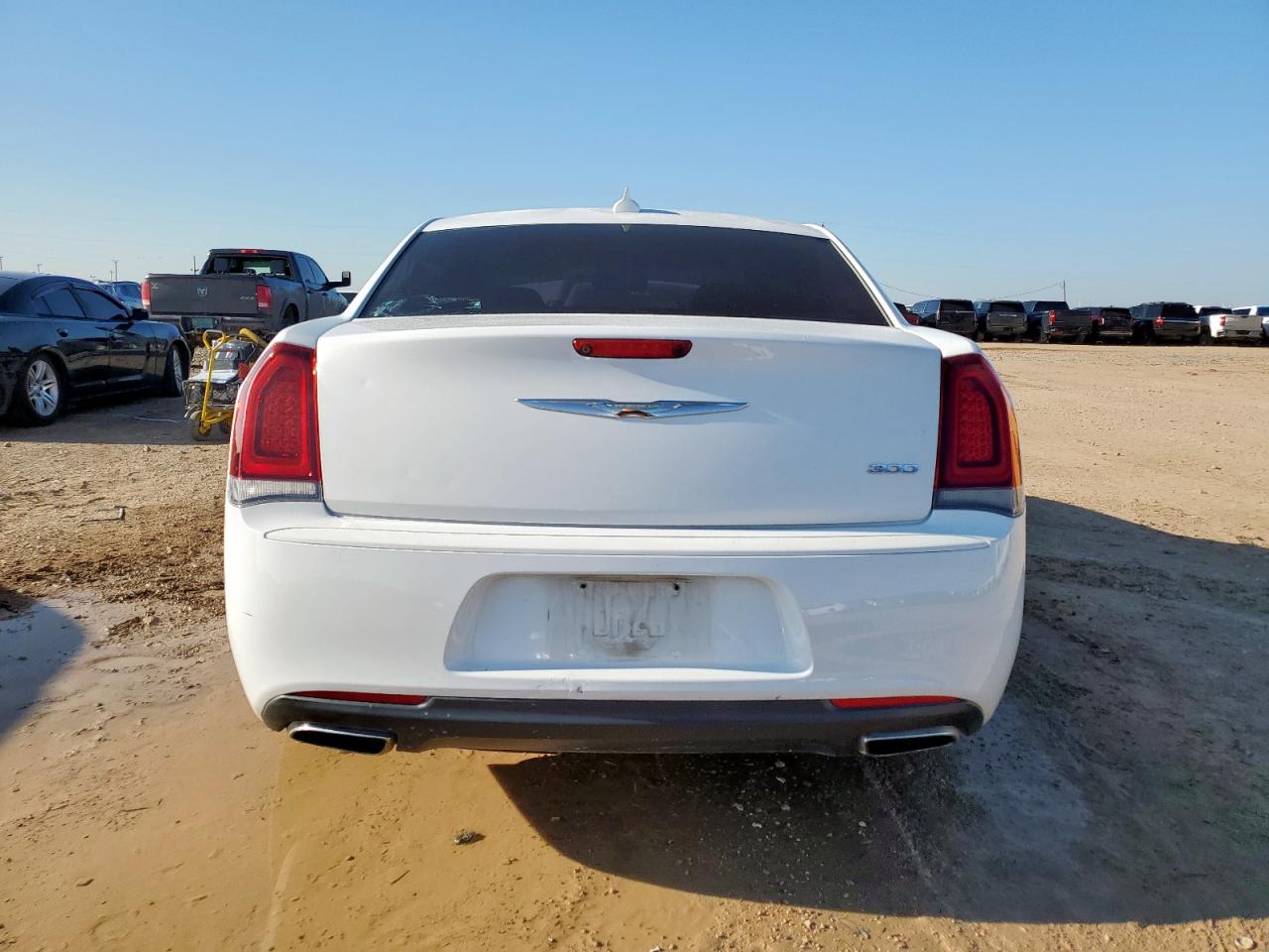 2018 Chrysler 300 Touring VIN: 2C3CCAAG2JH293262 Lot: 69678405