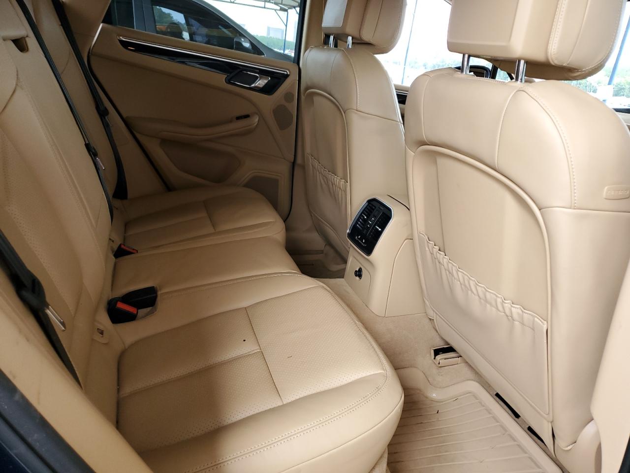 2016 Porsche Macan S VIN: WP1AB2A51GLB49593 Lot: 70150685