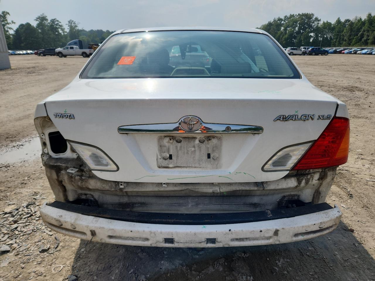 2000 Toyota Avalon Xl VIN: 4T1BF28B1YU070860 Lot: 68002875