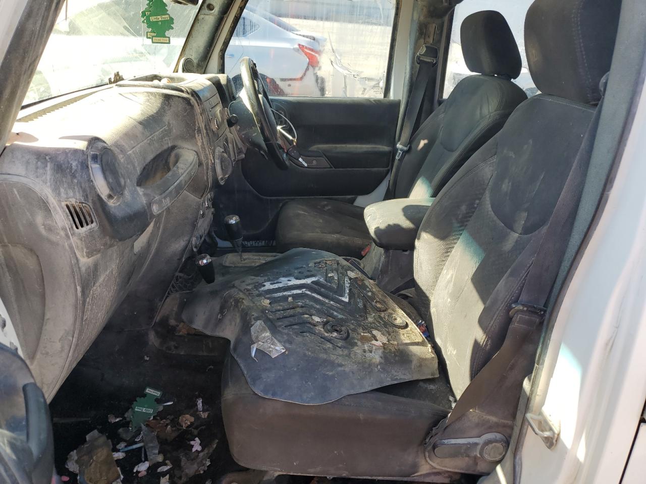 2013 Jeep Wrangler Unlimited Sport VIN: 1C4BJWKG2DL640458 Lot: 69785695