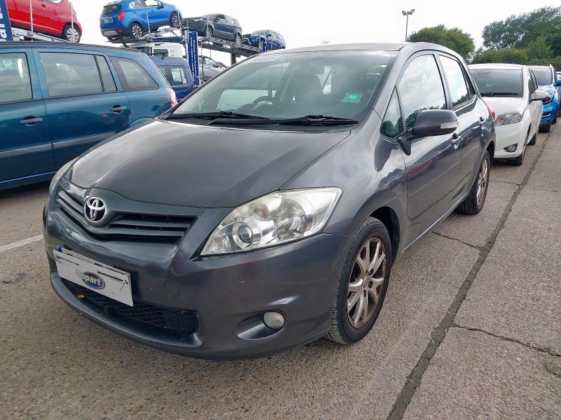 TOYOTA AURIS 2012