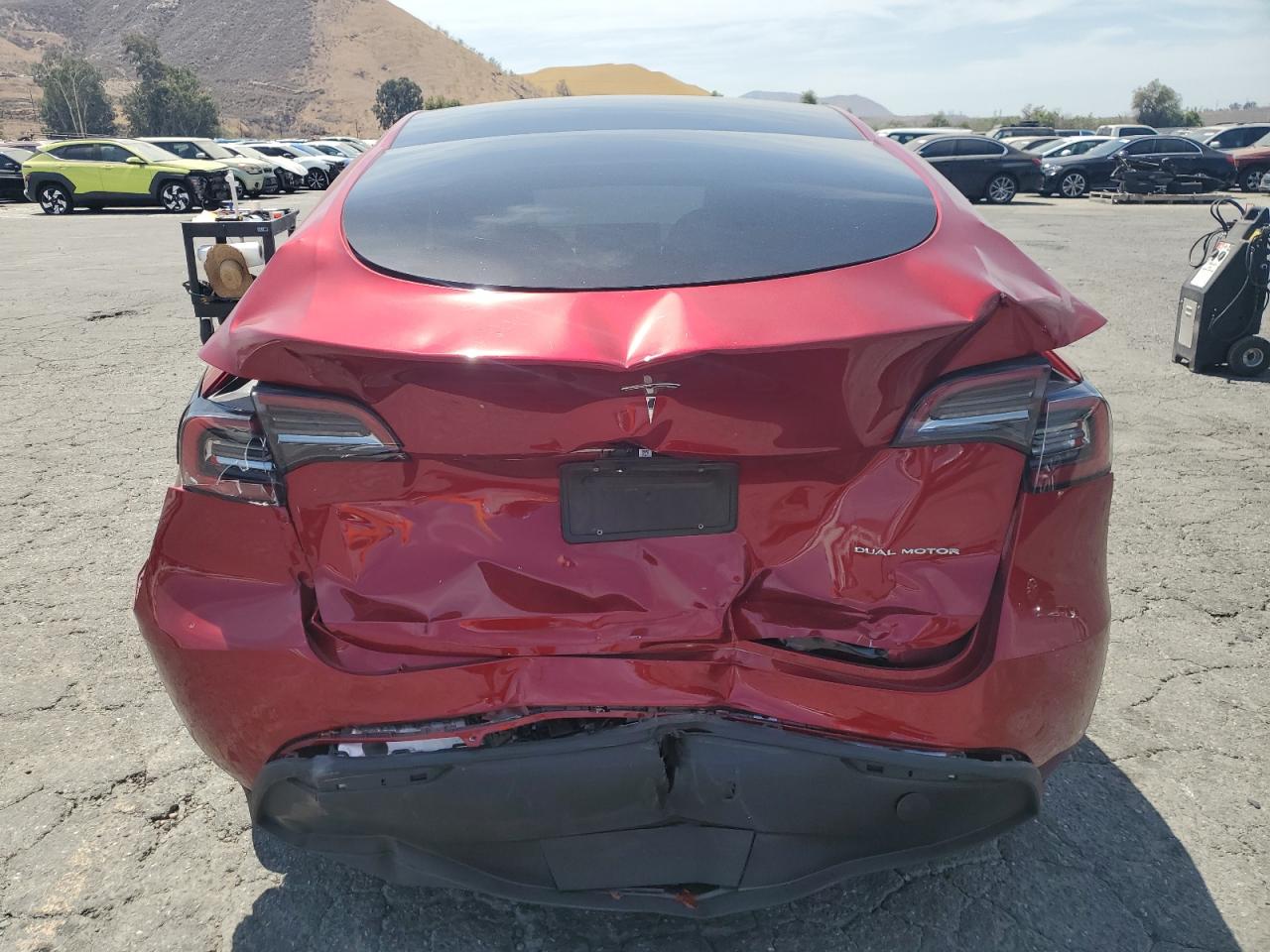 2024 Tesla Model Y VIN: 7SAYGAEE8RF074826 Lot: 69955265