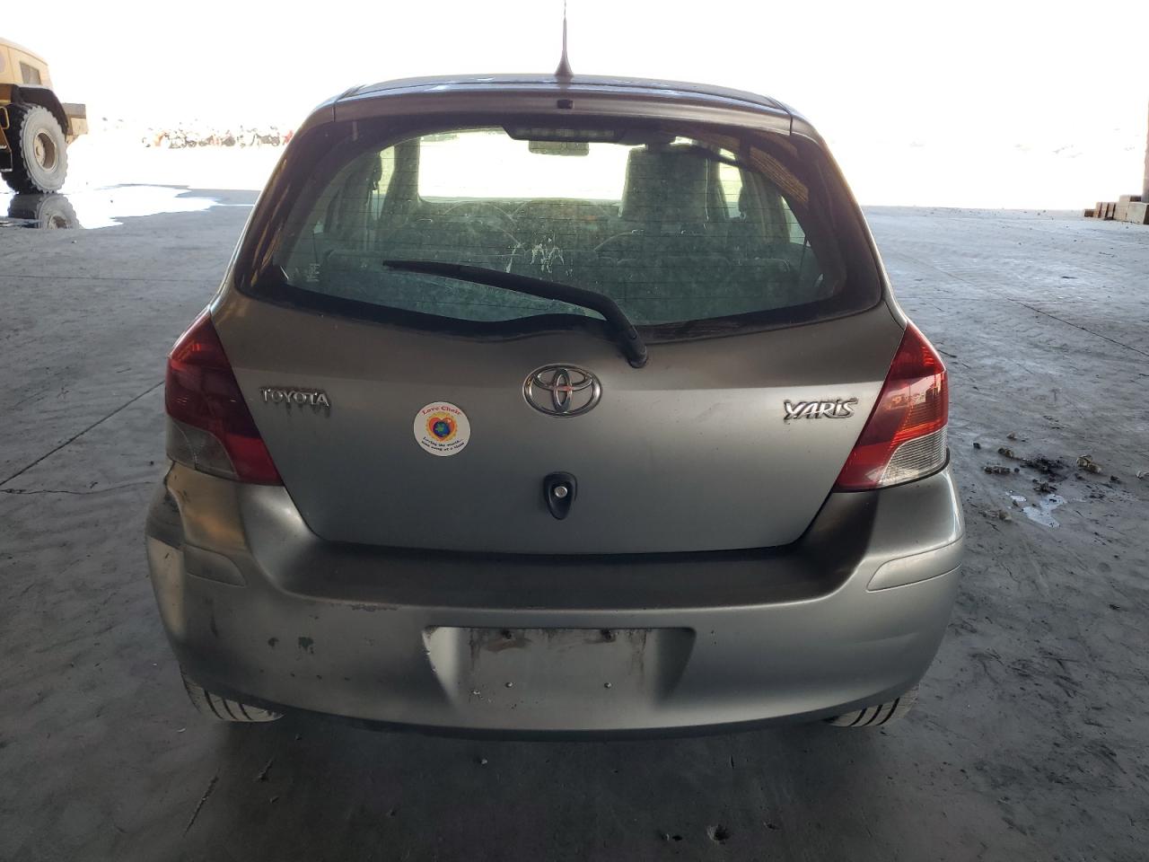 2010 Toyota Yaris VIN: JTDKT4K30A5318431 Lot: 70005315