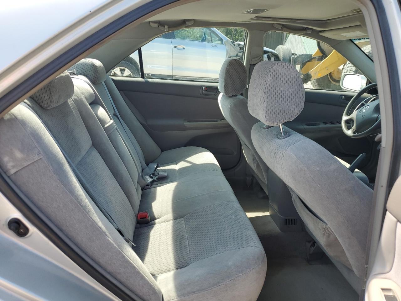 2004 Toyota Camry Le VIN: 4T1BE32K04U292835 Lot: 68074235