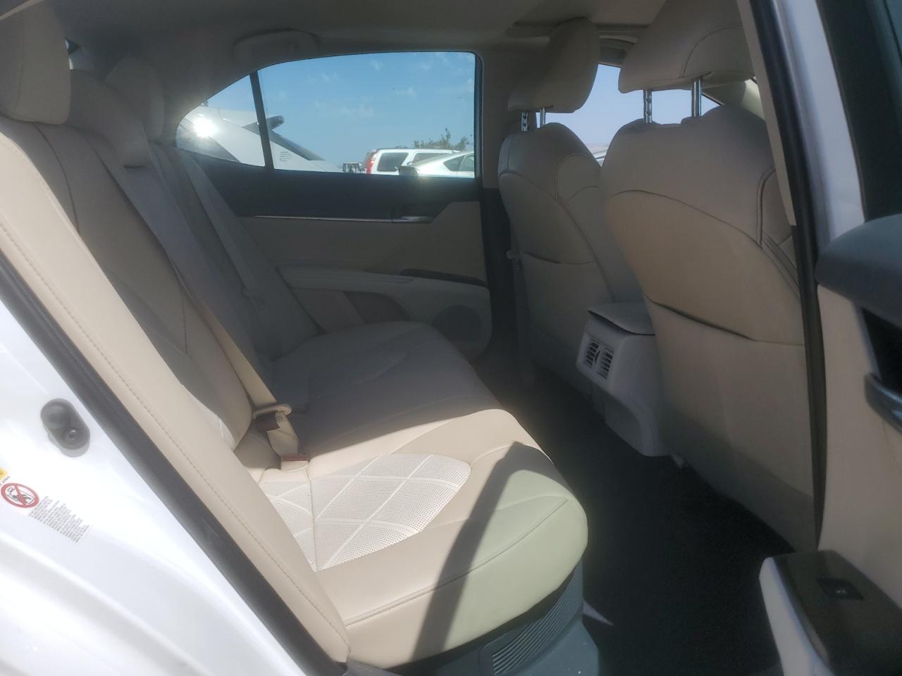 2018 Toyota Camry Hybrid VIN: 4T1B21HK7JU009752 Lot: 69888975