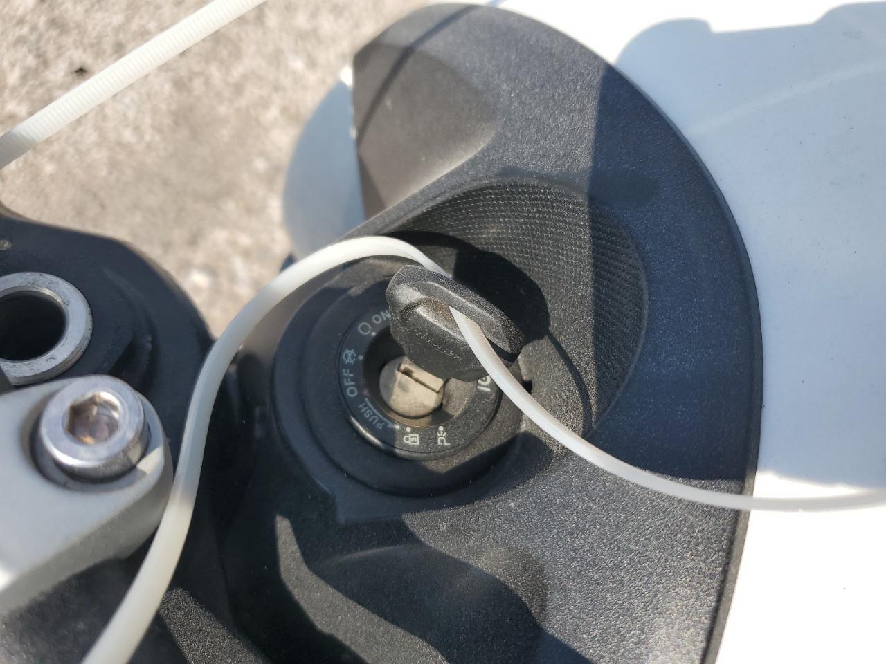 SMTL10UL5NTAF2826 2022 Triumph Motorcycle Trident 660