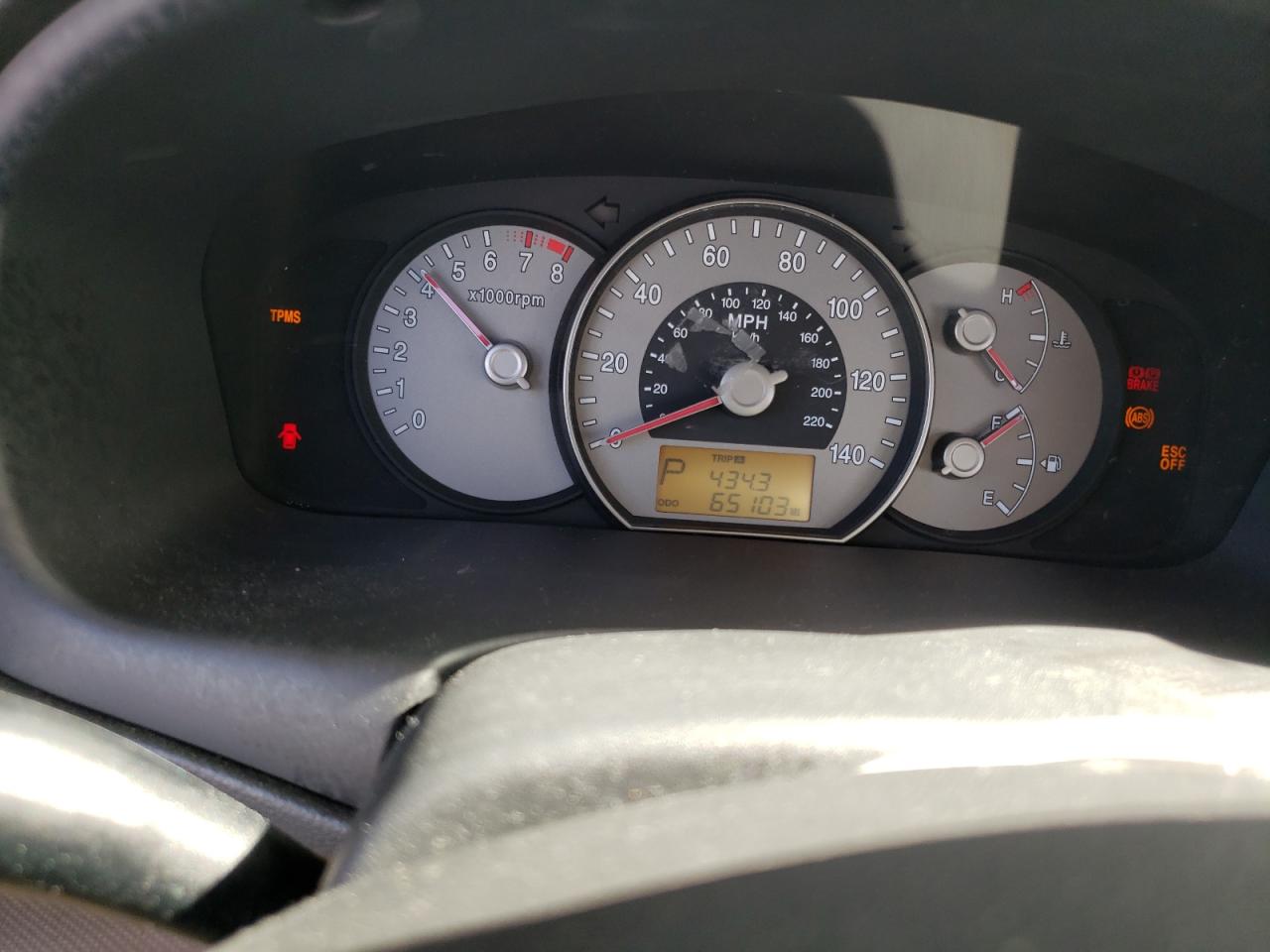 2007 Kia Rondo Base VIN: KNAFG525677046328 Lot: 67580345