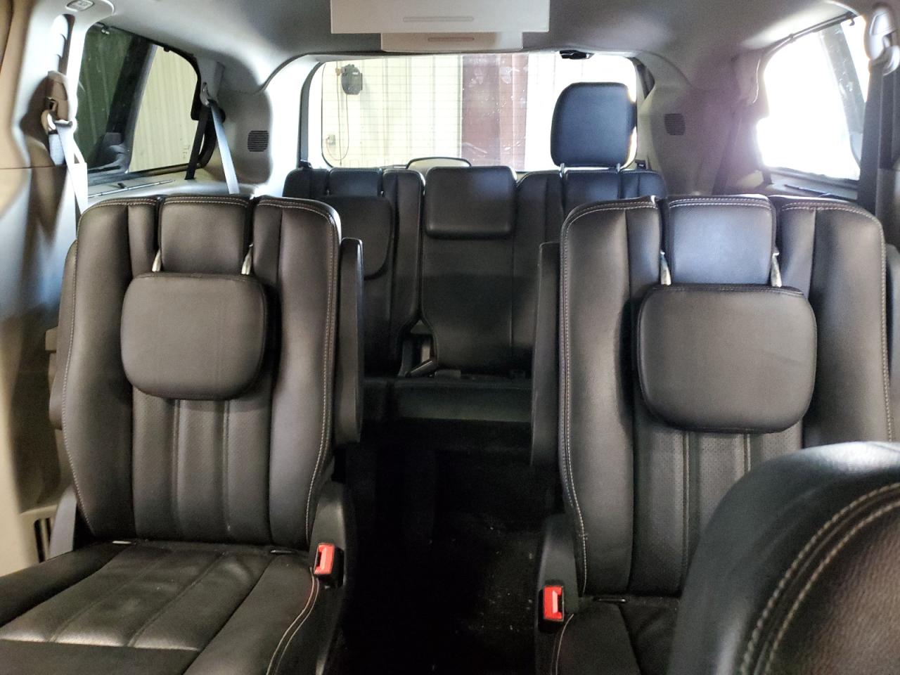 2015 Chrysler Town & Country Touring L VIN: 2C4RC1CG3FR716385 Lot: 70048695