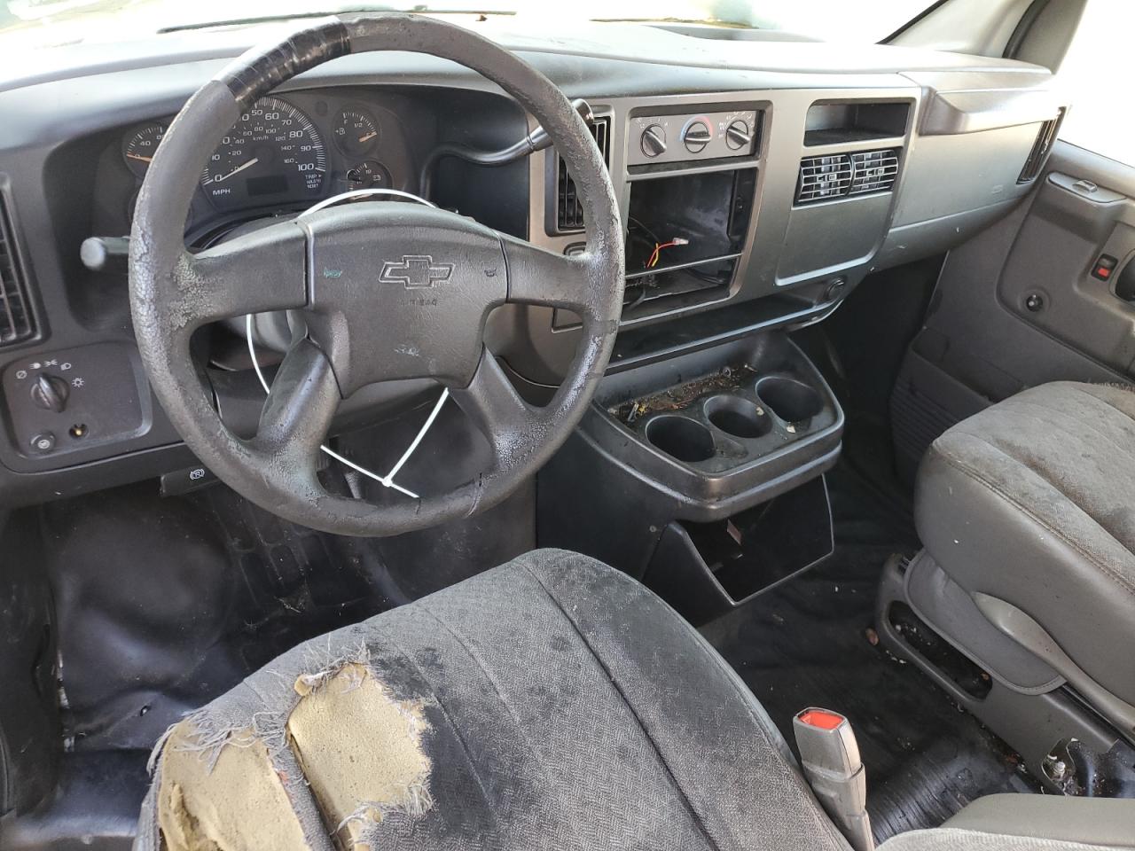 2004 Chevrolet Express G1500 VIN: 1GCEG15X541138226 Lot: 69067835