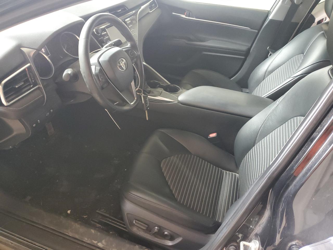 4T1B11HK7JU589412 2018 Toyota Camry L