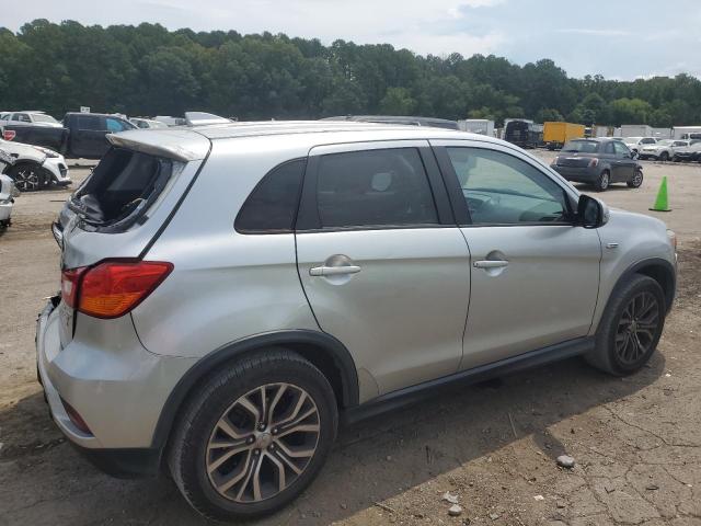  MITSUBISHI OUTLANDER 2018 Серебристый