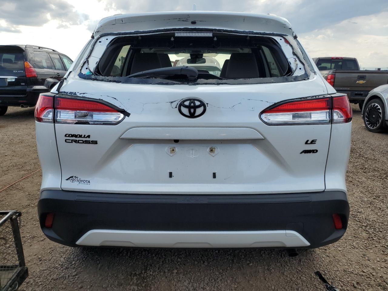 2022 Toyota Corolla Cross Le VIN: 7MUCAABG6NV043374 Lot: 70333415