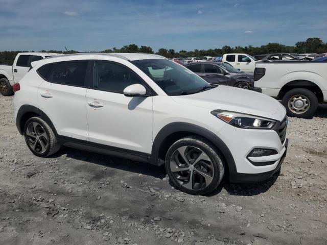  HYUNDAI TUCSON 2016 Белы
